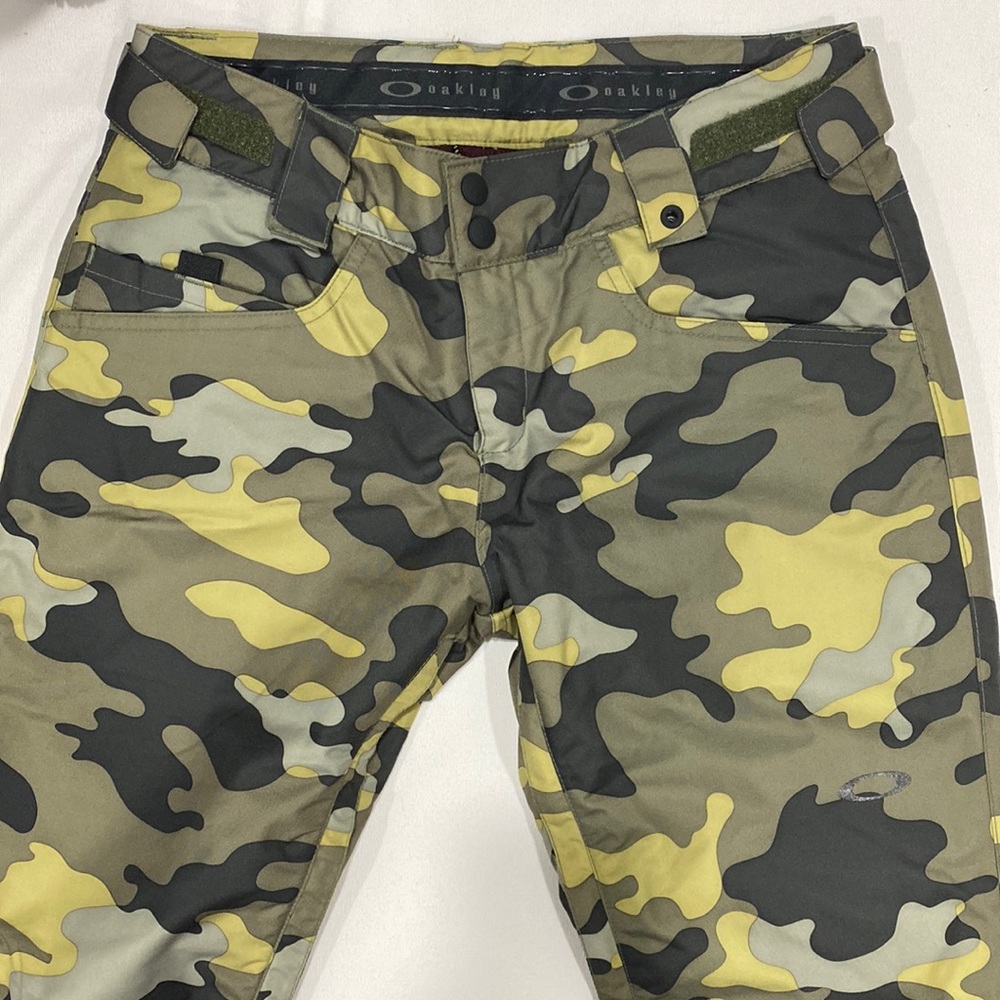 *NWOT* Oakley Green Camouflage Women’s Snow Snowboard Ski Pants SIZE XS